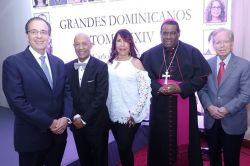   17 February 2020  
 El Dr. Arnaldo Espaillat Matos formó parte de la mesa de honor de la XXIV edición del libro Grandes Dominicanos. 