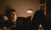 ¿Leer con poca luz afecta la visión?