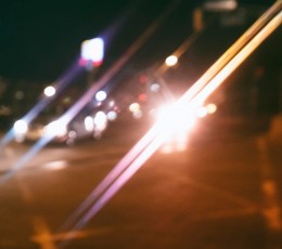 &iquest;Te molestan las luces al manejar? Atenci&oacute;n a esto