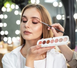 Errores comunes al maquillarse los ojos 