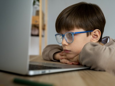 Miop&iacute;a infantil: &iquest;por qu&eacute; puede aumentar la graduaci&oacute;n?