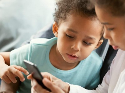 Miopía en niños y los aparatos electrónicos